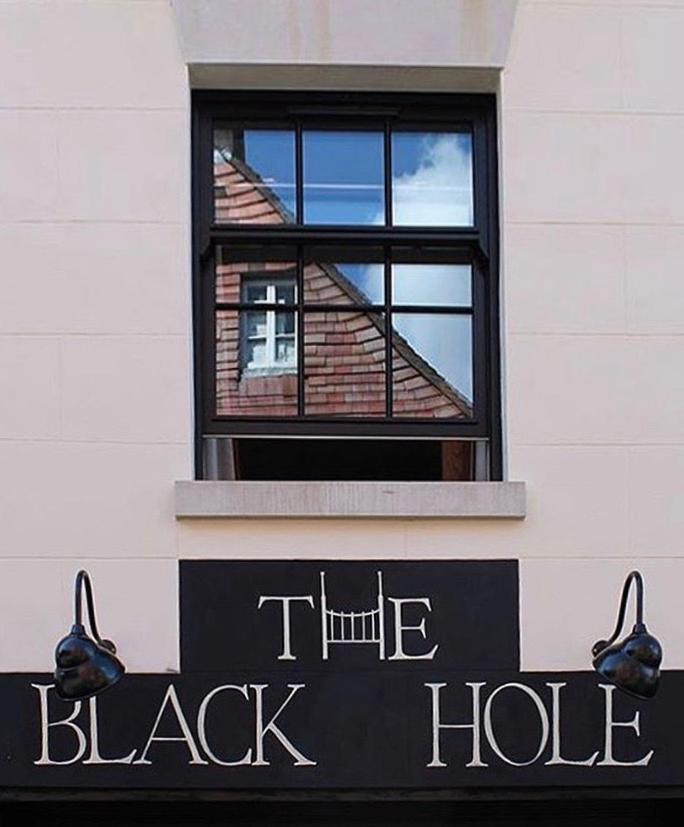 The Black Hole Winchester Esterno foto